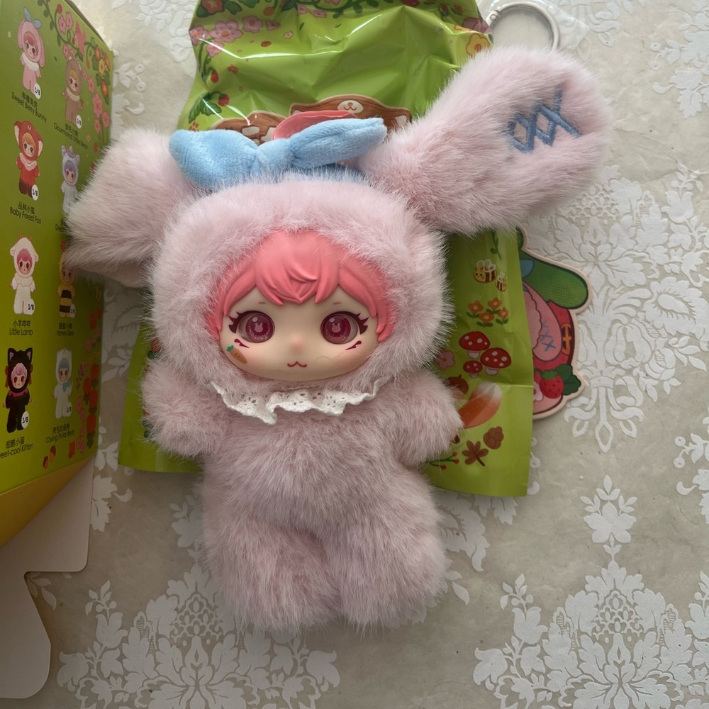Letsvan Ziyuli Pink-Haired Plush Doll